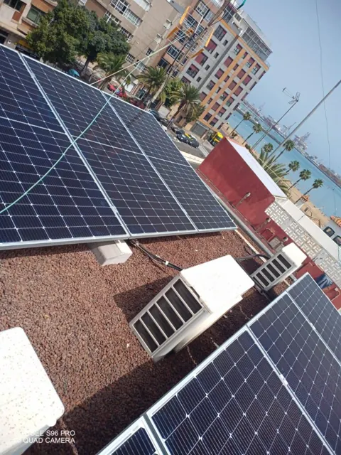 Placas solares instaladas en azotea